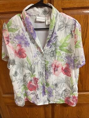 Alfred Dunner White Floral Pintuck Button-Front Blouse size 16
